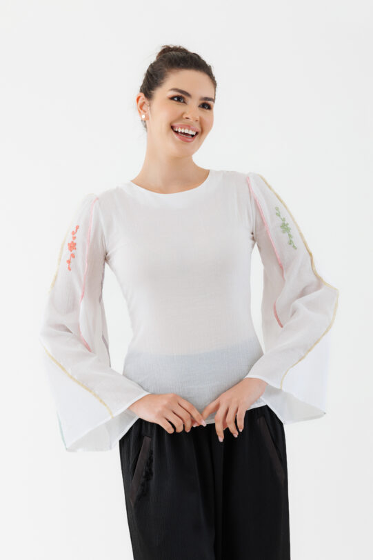 Bluza MATHILDE GRETA alba din panza topita. Materiale naturale, design unicat, cu broderie si aplicatii handmade
