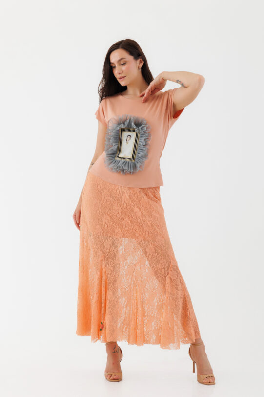 Bluza MATHILDE ROZINA  somon pastel cu aplicatie de tul gri. Materiale naturale, design unicat, cu broderie si aplicatii handmade