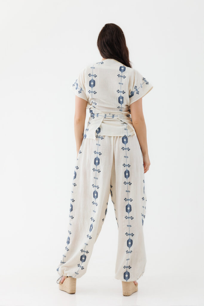 Bluza MATHILDE ZINA crem din in cu broderie. Materiale naturale, design unicat, cu broderie si aplicatii handmade