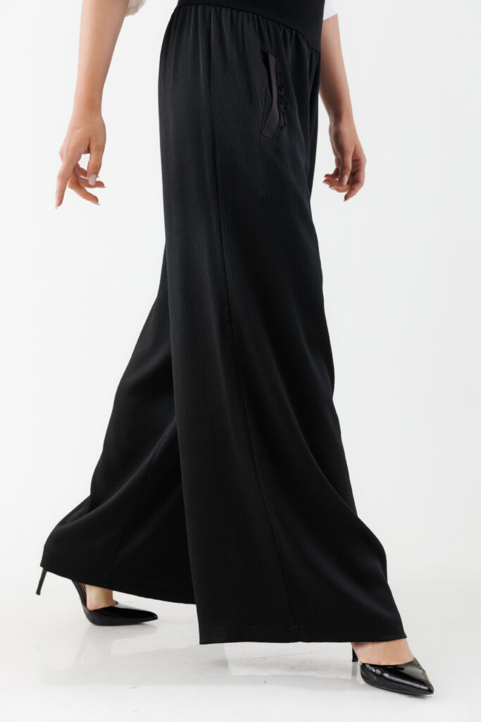 Pantalon MATHILDE ALICE negru din viscoza. Materiale naturale, design unicat, cu broderie si aplicatii handmade