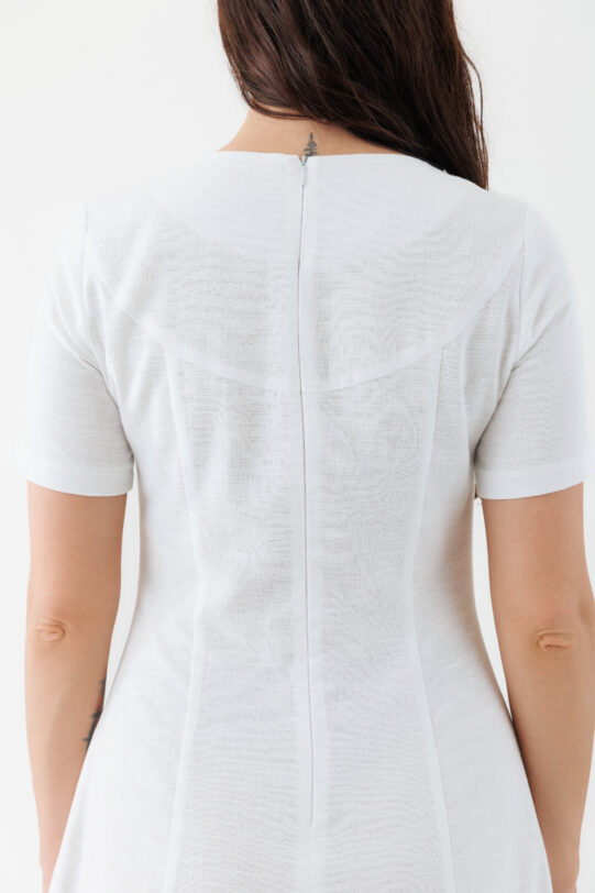 Rochie MATHILDE CATRINA alba din in. Materiale naturale, design unicat, cu broderie si aplicatii handmade