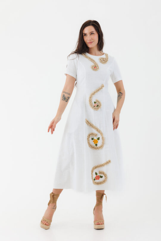 Rochie MATHILDE CATRINA alba din in. Materiale naturale, design unicat, cu broderie si aplicatii handmade