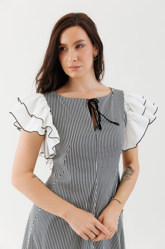 Rochie MATHILDE IMMA dungi alb-negru din poplin si in. Materiale naturale, design unicat, cu broderie si aplicatii handmade