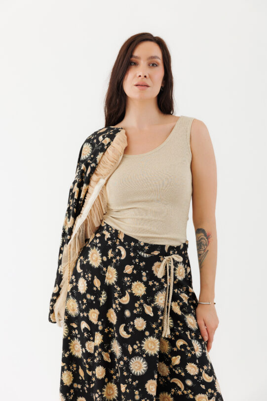 Top MATHILDE LUNO auriu din tricot laminat. Materiale naturale, design unicat, cu broderie si aplicatii handmade