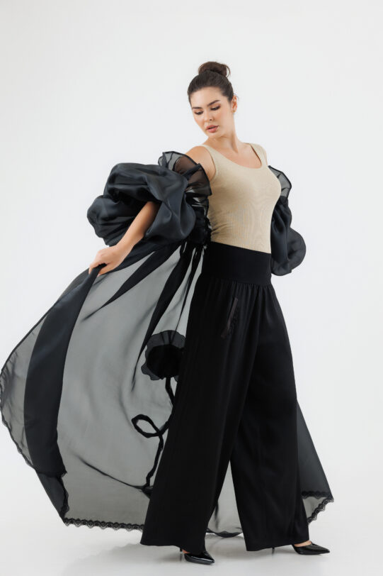Trena MATHILDE MARTA neagra din organza. Materiale naturale, design unicat, cu broderie si aplicatii handmade
