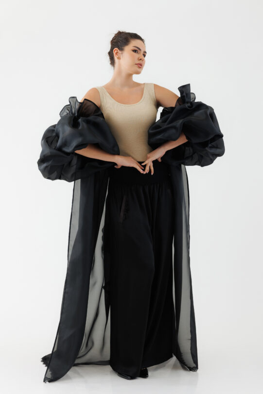 Trena MATHILDE MARTA neagra din organza. Materiale naturale, design unicat, cu broderie si aplicatii handmade