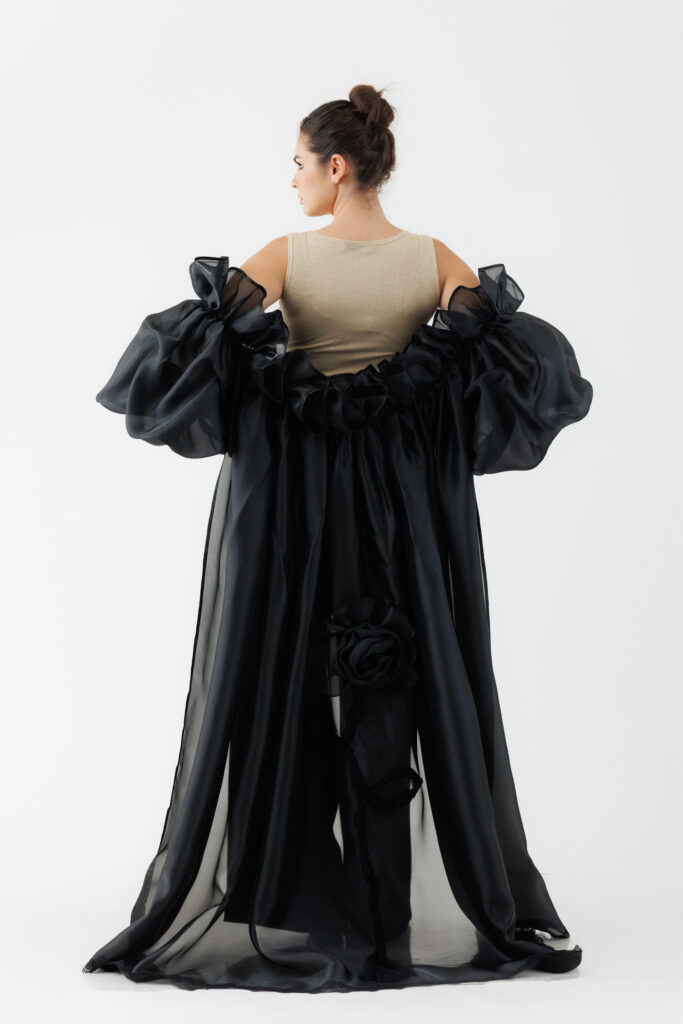 Trena MATHILDE MARTA neagra din organza. Materiale naturale, design unicat, cu broderie si aplicatii handmade
