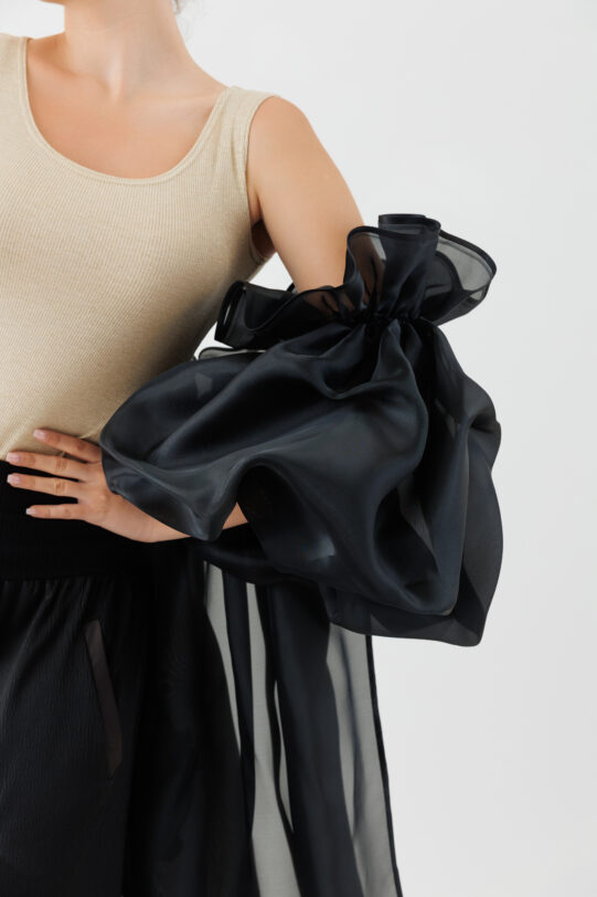 Trena MATHILDE MARTA neagra din organza. Materiale naturale, design unicat, cu broderie si aplicatii handmade