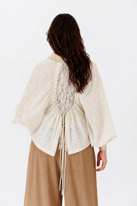 Camasa MATHILDE MARINA crem din poplin si dantela. Materiale naturale, design unicat, cu broderie si aplicatii handmade