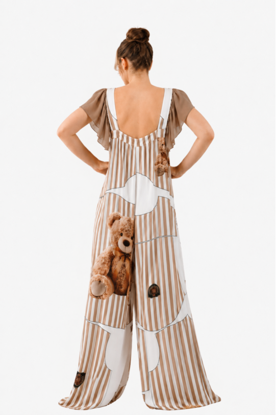 Salopeta MATHILDE RAMYA cappuccino din bumbac satinat cu imprimeu ursi. Natural fabrics, original design, handmade embroidery