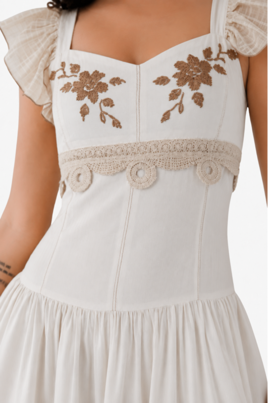 Rochie MATHILDE VALY alba din viscoza. Materiale naturale, design unicat, cu broderie si aplicatii handmade