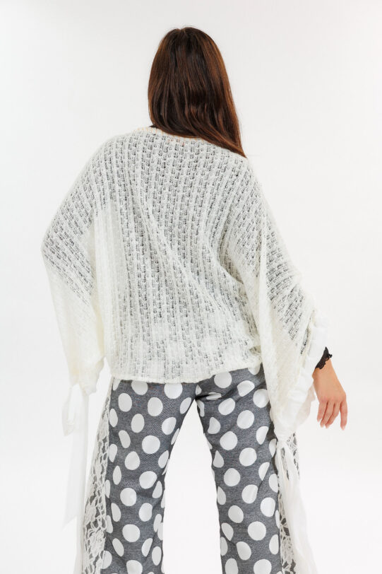 Bluza MATHILDE ARIS din tricot alb cu esarfe si drapaj. Materiale naturale, design unicat, cu broderie si aplicatii handmade