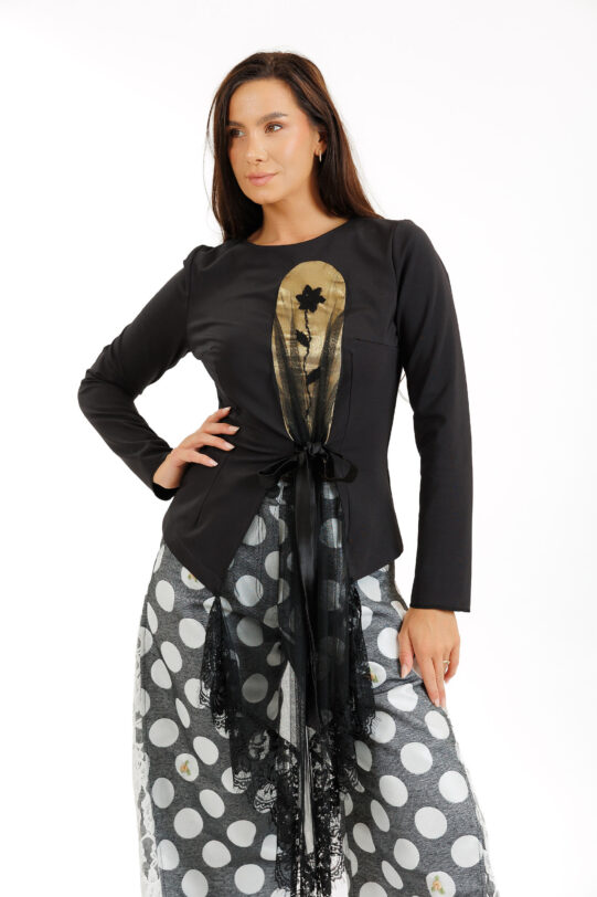 Bluza MATHILDE EVA neagra cu inserie din tul si dantela. Materiale naturale, design unicat, cu broderie si aplicatii handmade