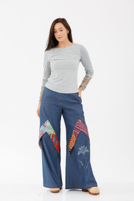 Bluza MATHILDE NADIN gri din jerse cu manseta din dantela. Materiale naturale, design unicat, cu broderie si aplicatii handmade