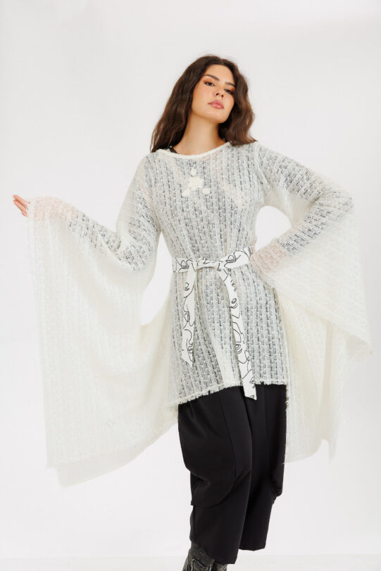 Bluza MATHILDE PAIA din tricot alb cu cordon. Materiale naturale, design unicat, cu broderie si aplicatii handmade