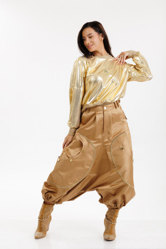 Bluza MATHILDE RISA aurie din jerse cu broderie. Materiale naturale, design unicat, cu broderie si aplicatii handmade
