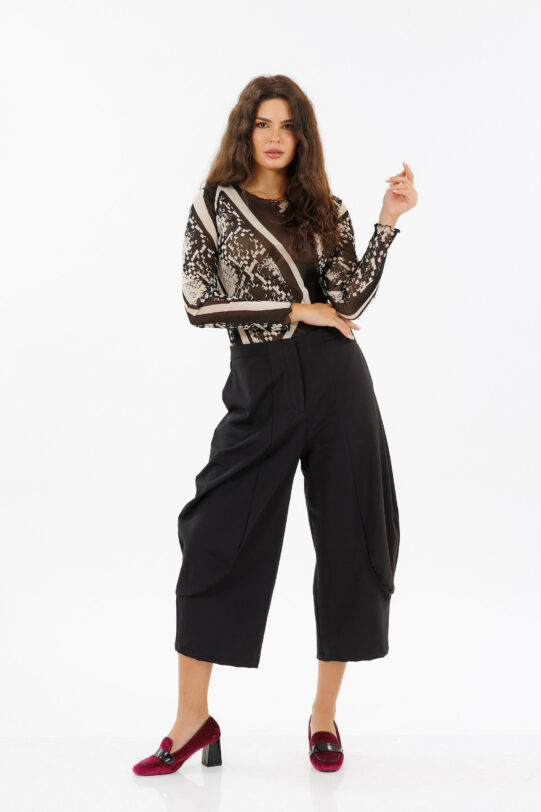 Bluza MATHILDE XENIA alb-negru din tul. Materiale naturale, design unicat, cu broderie si aplicatii handmade