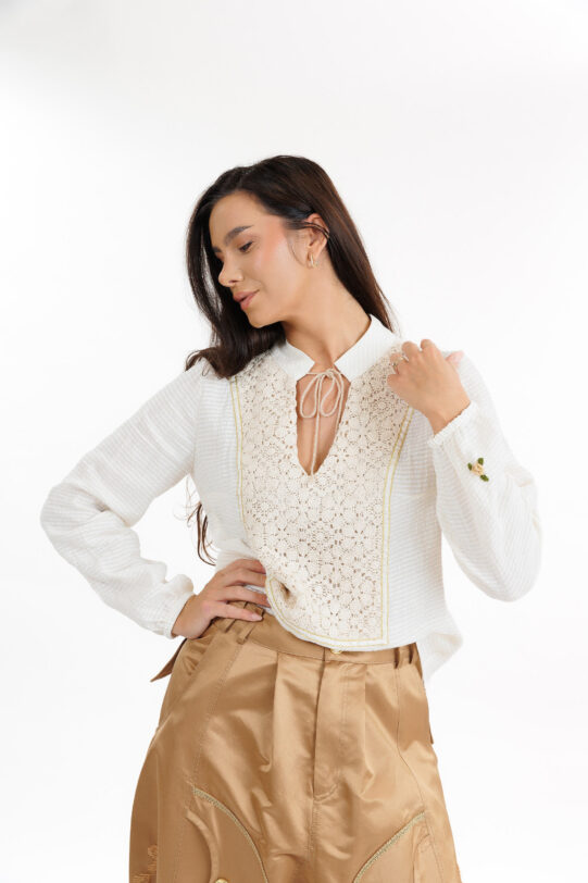 Camasa MATHILDE TAYA cu platca din macrame crem. Materiale naturale, design unicat, cu broderie si aplicatii handmade