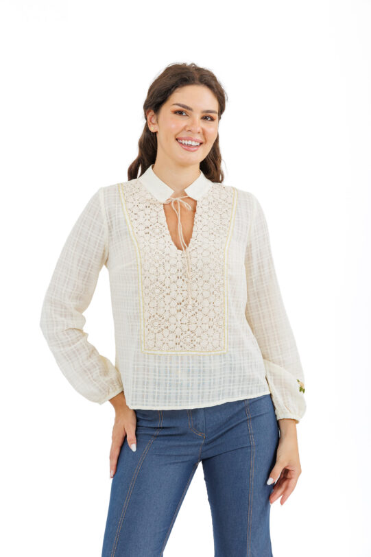 Camasa MATHILDE TAYA crem din poplin cu platca din macrame. Materiale naturale, design unicat, cu broderie si aplicatii handmade