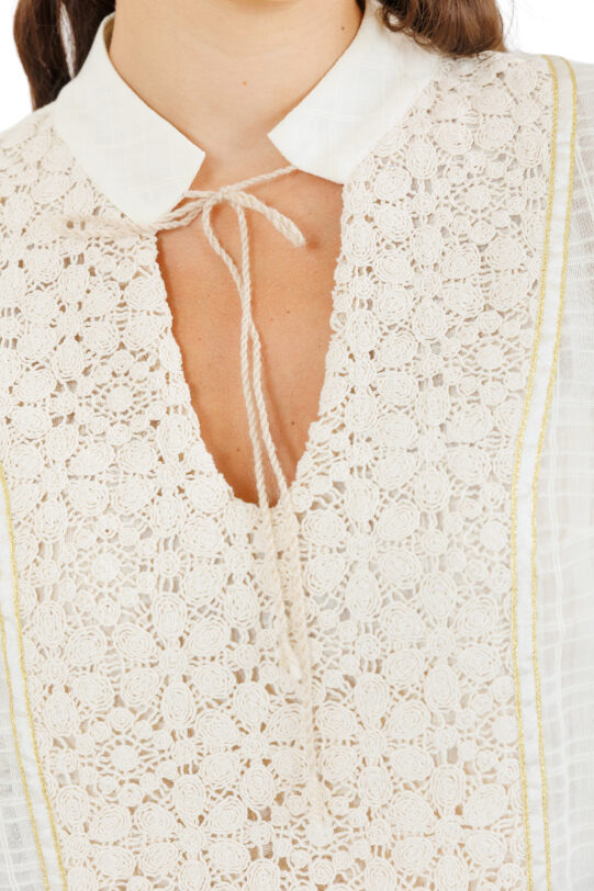 Camasa MATHILDE TAYA crem din poplin cu platca din macrame. Materiale naturale, design unicat, cu broderie si aplicatii handmade