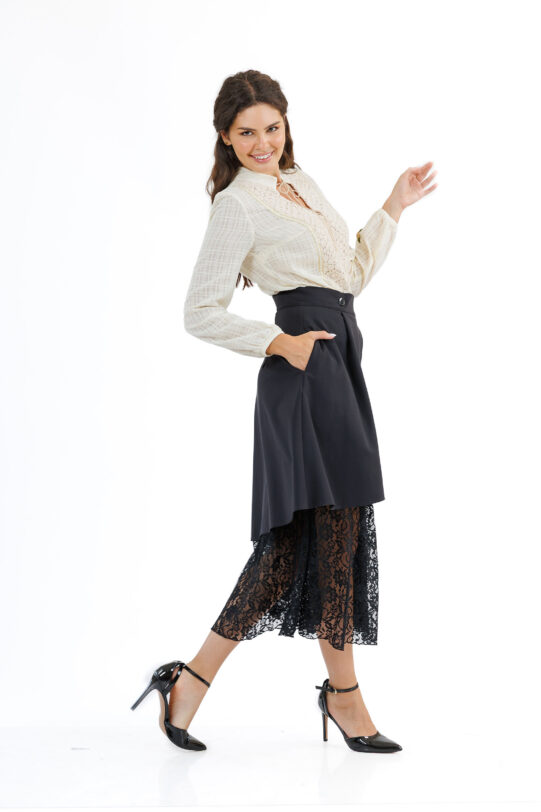 Fusta MATHILDE ELARY asimetrica din jerse negru cu dantela. Materiale naturale, design unicat, cu broderie si aplicatii handmade