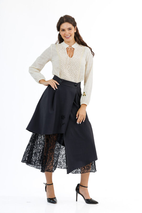 Fusta MATHILDE ELARY asimetrica din jerse negru cu dantela. Materiale naturale, design unicat, cu broderie si aplicatii handmade