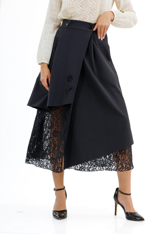 Fusta MATHILDE ELARY asimetrica din jerse negru cu dantela. Materiale naturale, design unicat, cu broderie si aplicatii handmade
