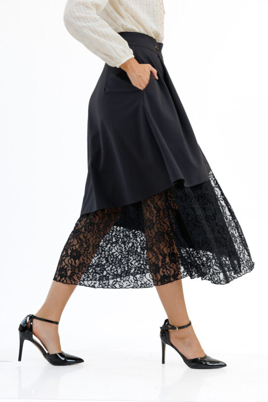 Fusta MATHILDE ELARY asimetrica din jerse negru cu dantela. Materiale naturale, design unicat, cu broderie si aplicatii handmade