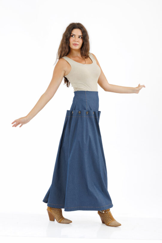 Fusta MATHILDE ROMILA din blug cu nasturi. Materiale naturale, design unicat, cu broderie si aplicatii handmade