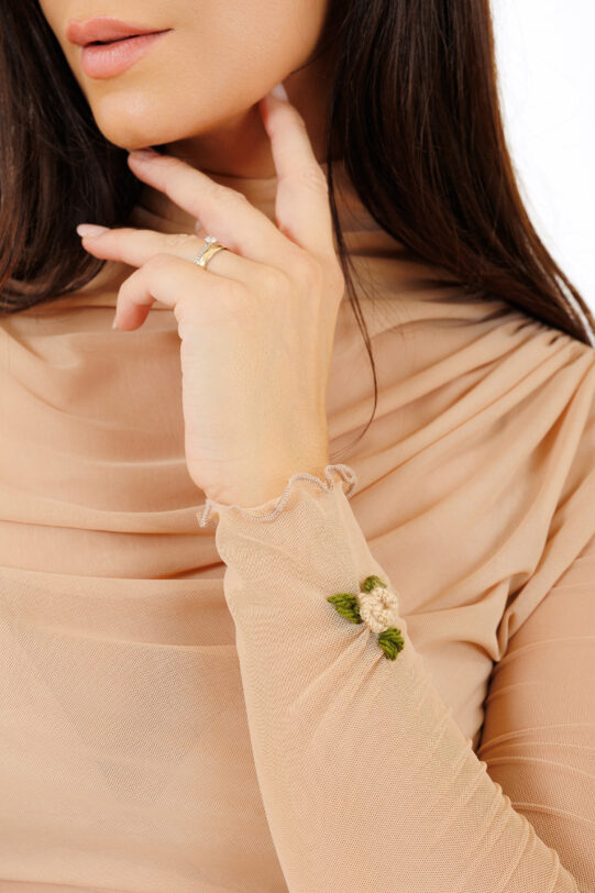 Helanca MATHILDE REMY bej din tul cu drapaj. Materiale naturale, design unicat, cu broderie si aplicatii handmade