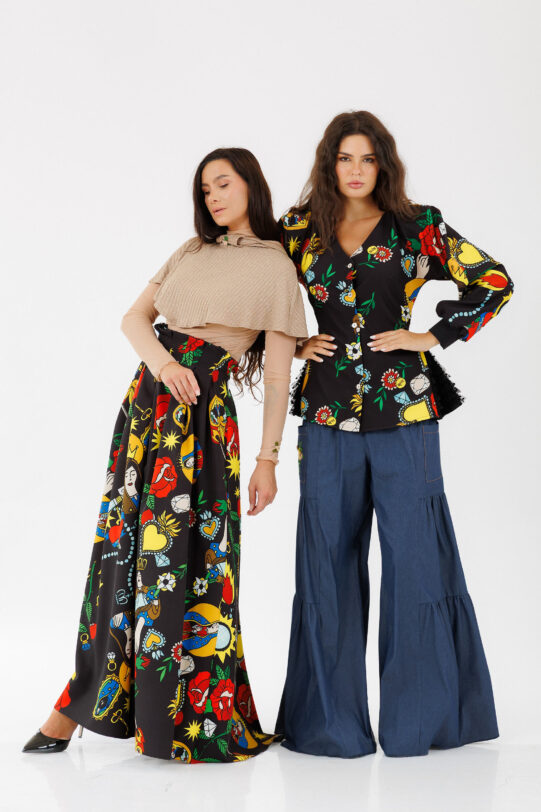 Jacheta MATHILDE ATENA din jerse cu print colorat. Materiale naturale, design unicat, cu broderie si aplicatii handmade