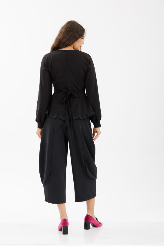 Jacheta MATHILDE DIEM neagra din jerse. Materiale naturale, design unicat, cu broderie si aplicatii handmade