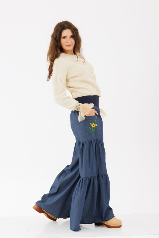 Pantalon MATHILDE ABEL din blug cu buzunare. Materiale naturale, design unicat, cu broderie si aplicatii handmade