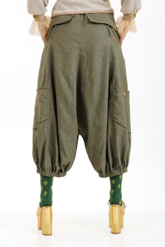Pantalon MATHILDE ALTON kaki din tercot cu tur lasat si buzunare. Materiale naturale, design unicat, cu broderie si aplicatii handmade