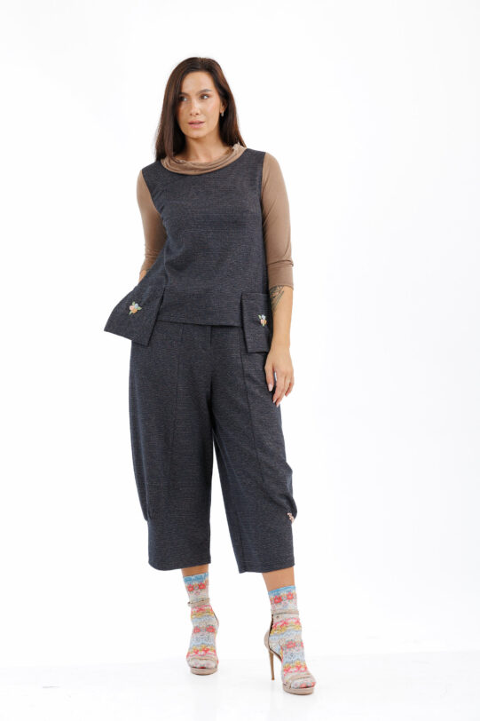 Pantalon MATHILDE HAZEL bleumarin din tricot. Materiale naturale, design unicat, cu broderie si aplicatii handmade