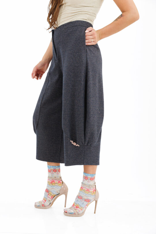 Pantalon MATHILDE HAZEL bleumarin din tricot. Materiale naturale, design unicat, cu broderie si aplicatii handmade