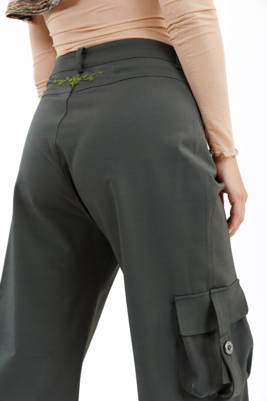 Pantalon MATHILDE YANISIA cargo gri din tercot. Materiale naturale, design unicat, cu broderie si aplicatii handmade