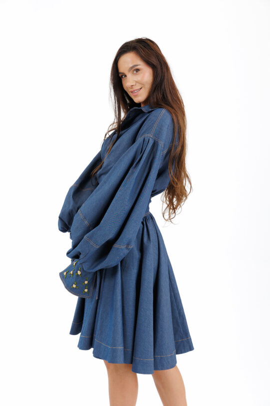 Rochia MATHILDE ALBA din blug cu maneca bufanta. Materiale naturale, design unicat, cu broderie si aplicatii handmade