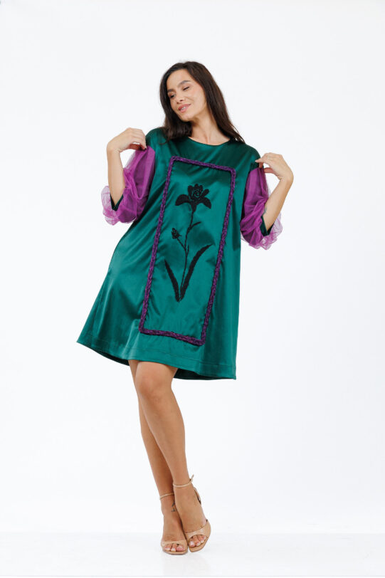 Rochia MATHILDE FLORENA verde cu maneca bufanta. Materiale naturale, design unicat, cu broderie si aplicatii handmade
