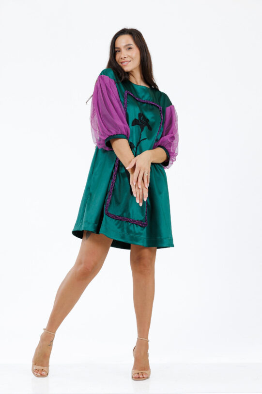 Rochia MATHILDE FLORENA verde cu maneca bufanta. Materiale naturale, design unicat, cu broderie si aplicatii handmade