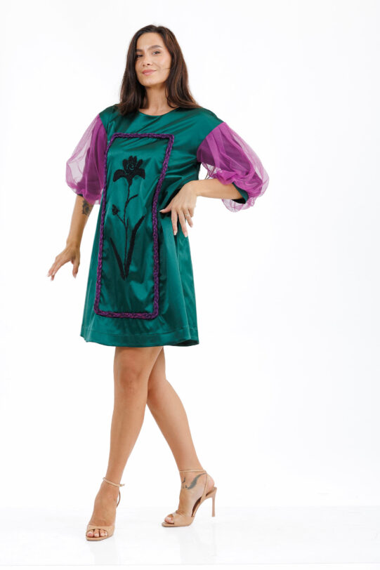 Rochia MATHILDE FLORENA verde cu maneca bufanta. Materiale naturale, design unicat, cu broderie si aplicatii handmade