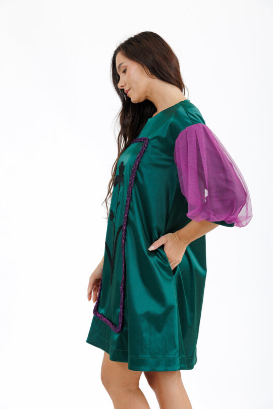 Rochia MATHILDE FLORENA verde cu maneca bufanta. Materiale naturale, design unicat, cu broderie si aplicatii handmade