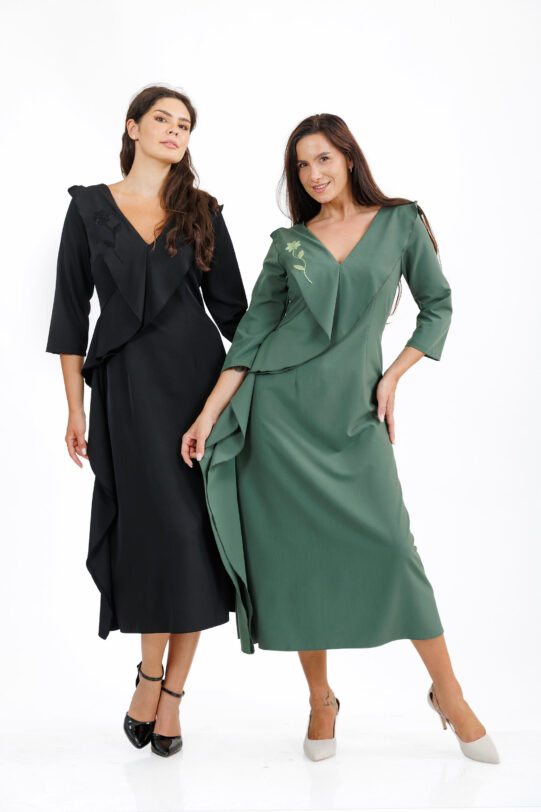 Rochia MATHILDE LENA neagra cu volan si broderie. Materiale naturale, design unicat, cu broderie si aplicatii handmade