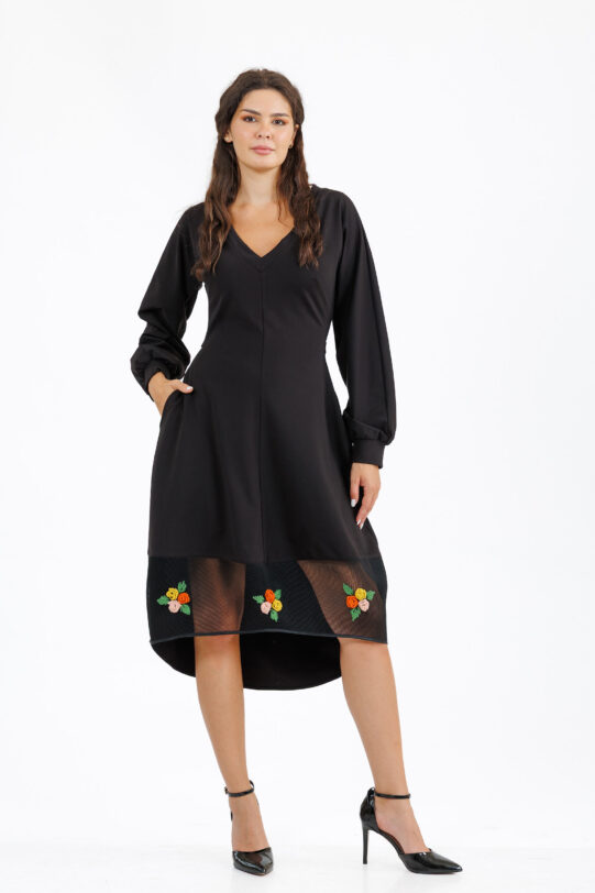 Rochia MATHILDE LUELA neagra din jerse cu broderie florala. Materiale naturale, design unicat, cu broderie si aplicatii handmade