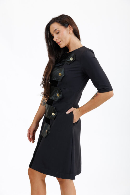 Rochia MATHILDE MAGNO neagra din jerse si catifea. Materiale naturale, design unicat, cu broderie si aplicatii handmade
