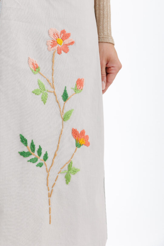 Rochia MATHILDE MILANA  gri si negru cu broderie florala. Materiale naturale, design unicat, cu broderie si aplicatii handmade