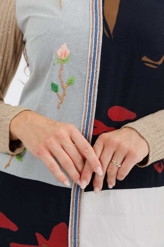Rochia MATHILDE MILANA  gri si negru cu broderie florala. Materiale naturale, design unicat, cu broderie si aplicatii handmade