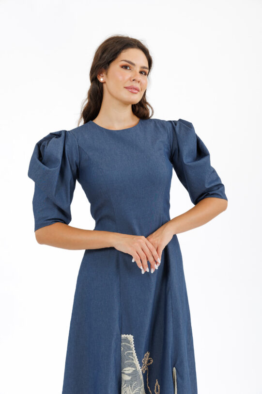 Rochia MATHILDE SENA din blug. Materiale naturale, design unicat, cu broderie si aplicatii handmade
