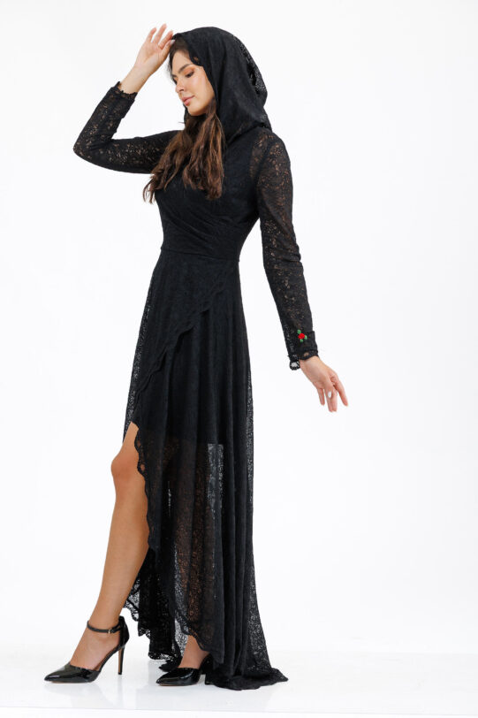 Rochia MATHILDE SEOLA neagra cu gluga din dantela. Materiale naturale, design unicat, cu broderie si aplicatii handmade