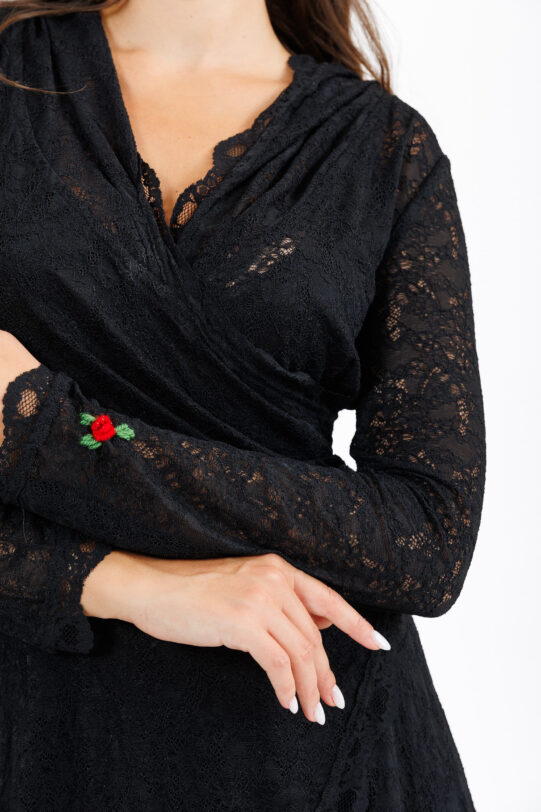 Rochia MATHILDE SEOLA neagra cu gluga din dantela. Materiale naturale, design unicat, cu broderie si aplicatii handmade